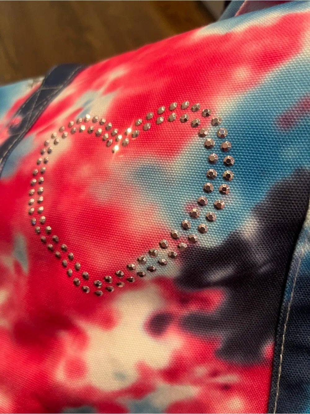 NWT Undee Bandz by Top Trenz Tie Dyed Duffle Bag Grommet Heart Pink Blue Navy